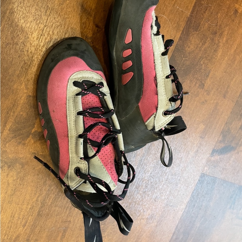 Evolv Rockstar Climbing Shoes Pink Black